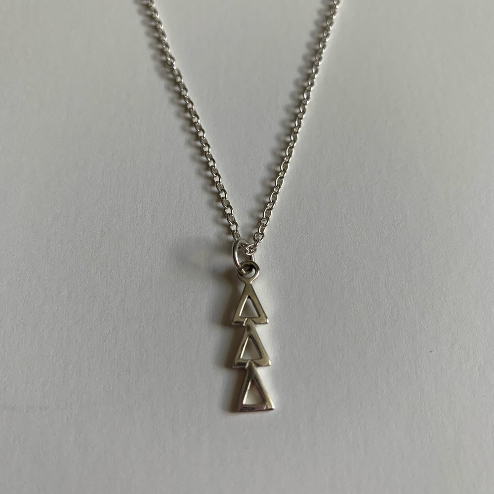 NEVER WORN: Tri Delta Lavalier
